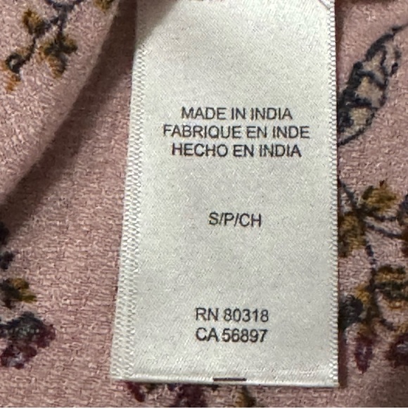 Lucky Brand Pink and Black Floral V-Neck Top with Flowing Sleeves Size S - Picture 4 of 12